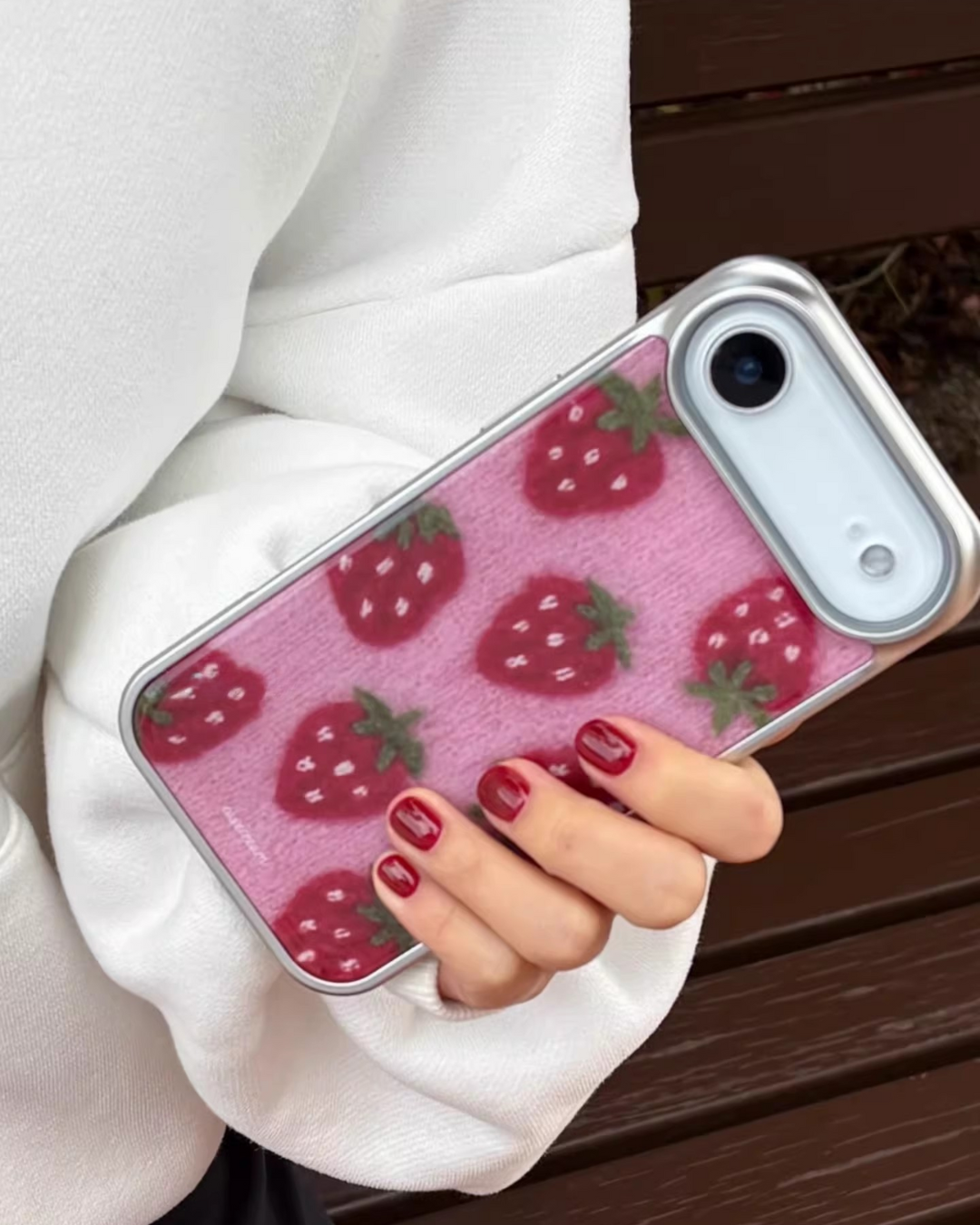 knitted strawberry phone case 🍓
