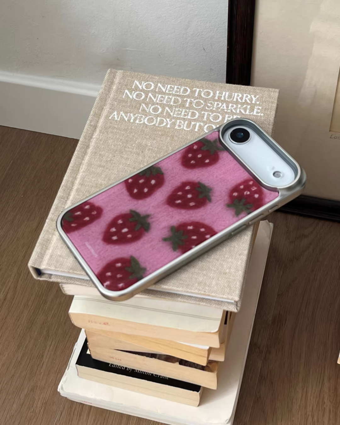 knitted strawberry phone case 🍓