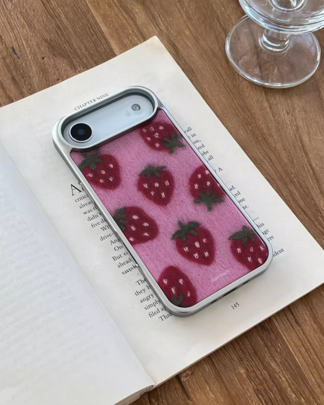 knitted strawberry phone case 🍓
