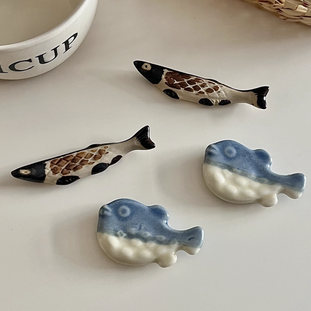 saury and puffer chopstick holder