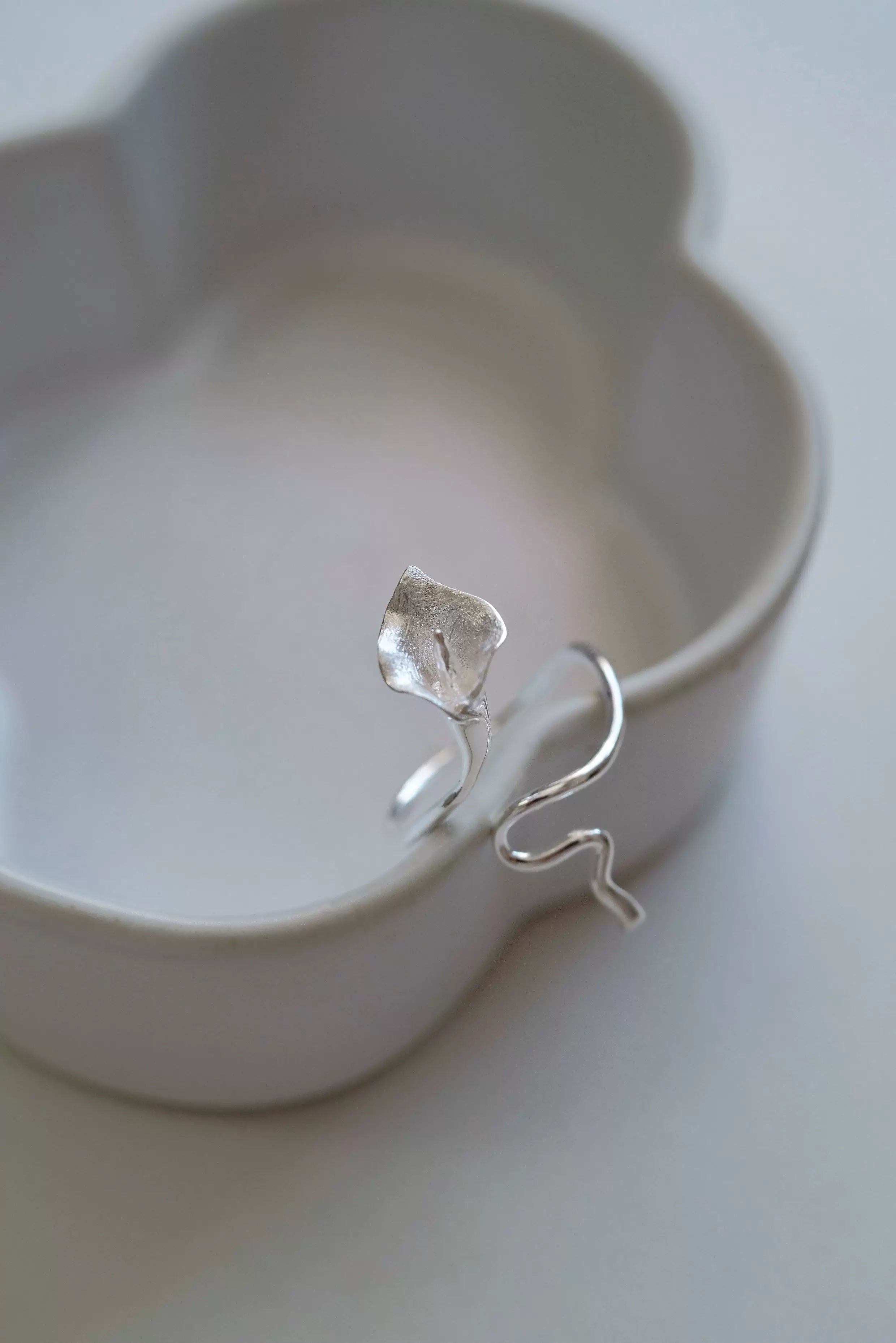 calla lily ring