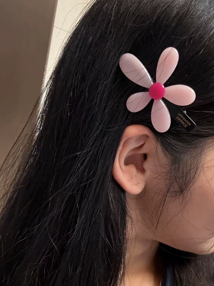 pretty daisy flower hairpin