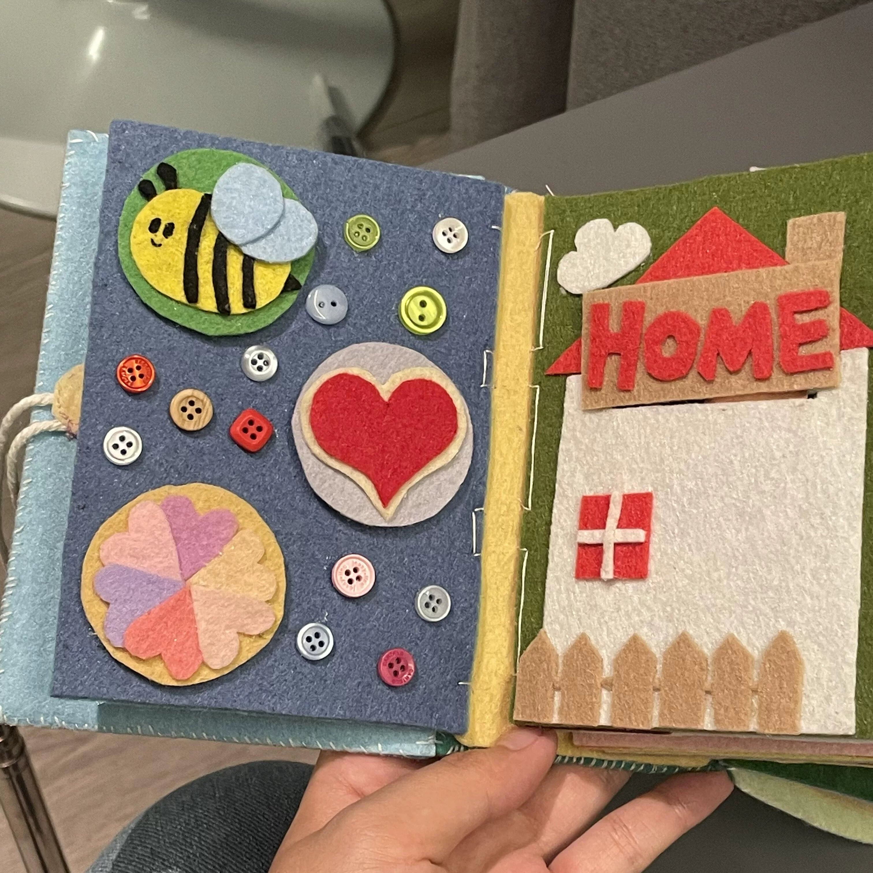 little pig house felt photo album