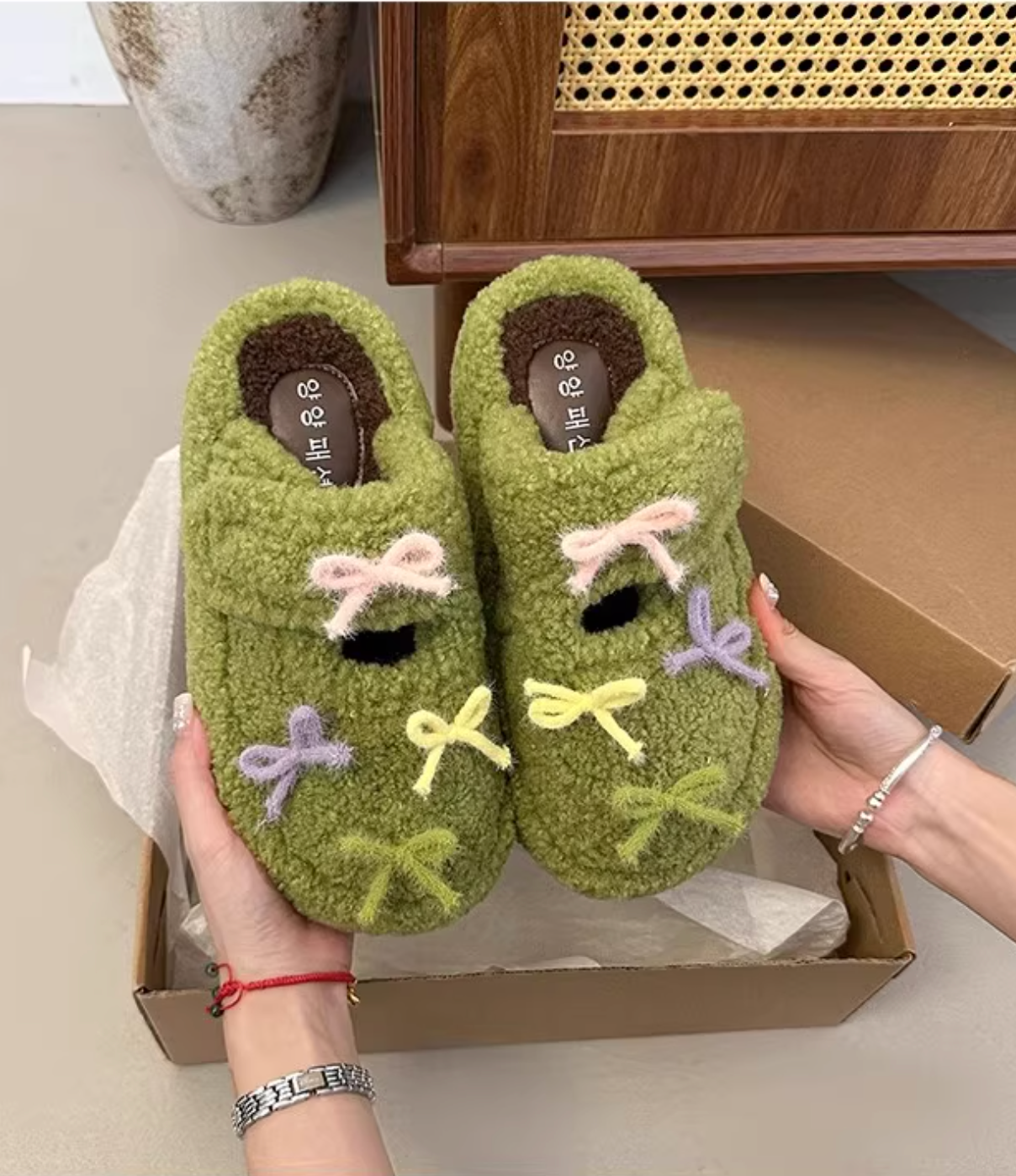ribbon sherpa slippers