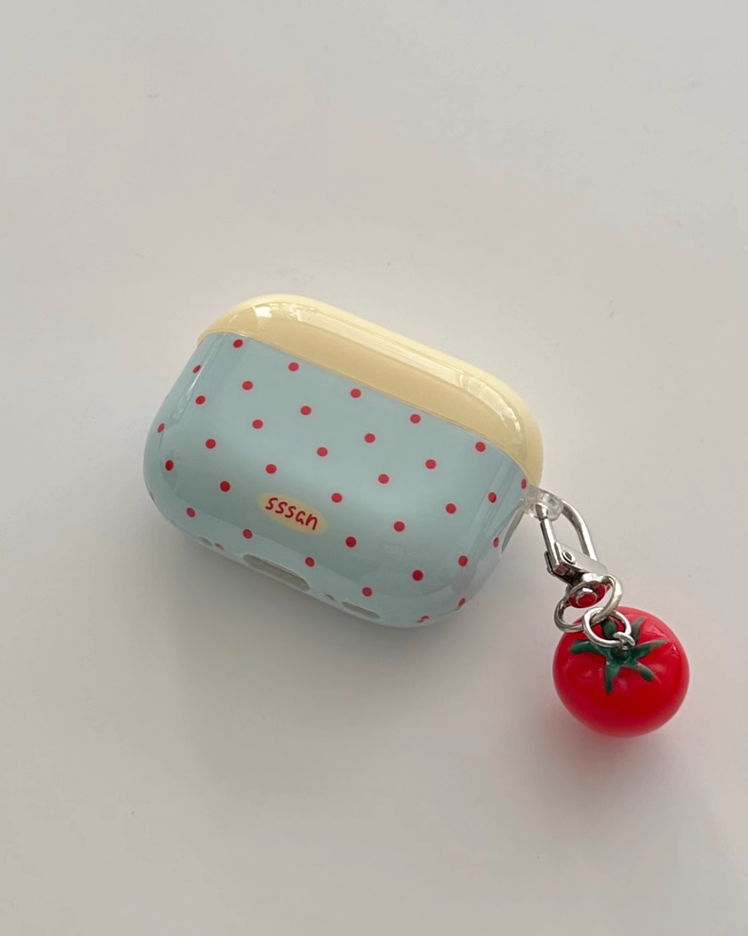 blue polka dots two-tone airpods case