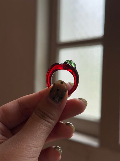 glass apple ring 🍎
