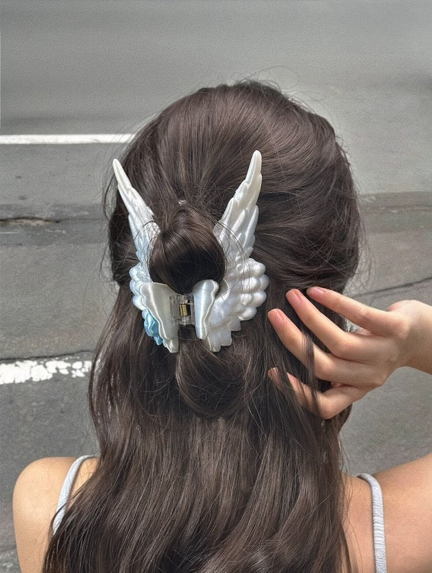 starry pony wing hair claw