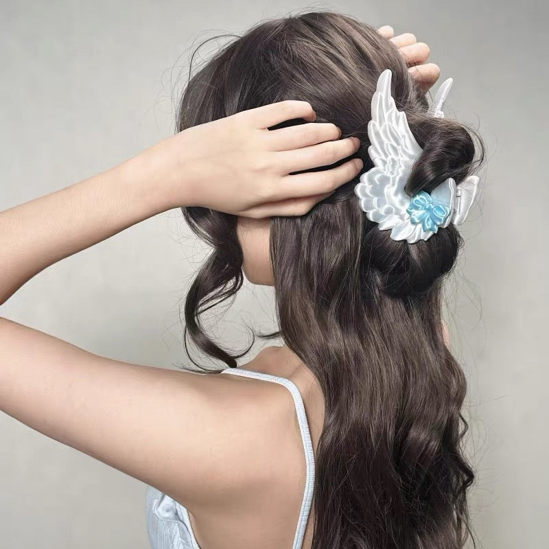 starry pony wing hair claw