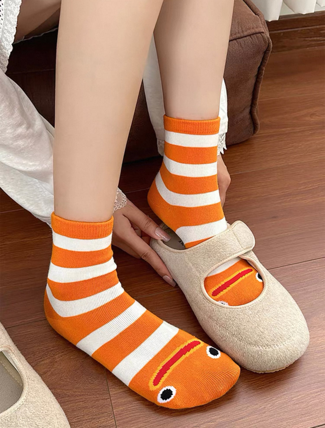 googly eyes worm socks