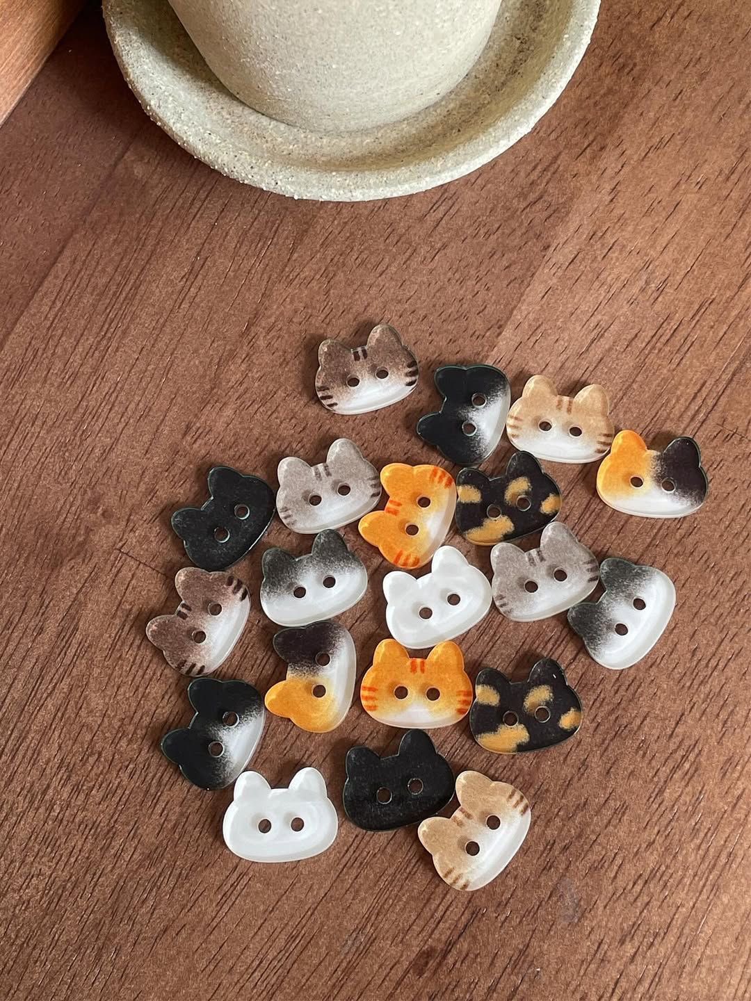 cat buttons 🐾