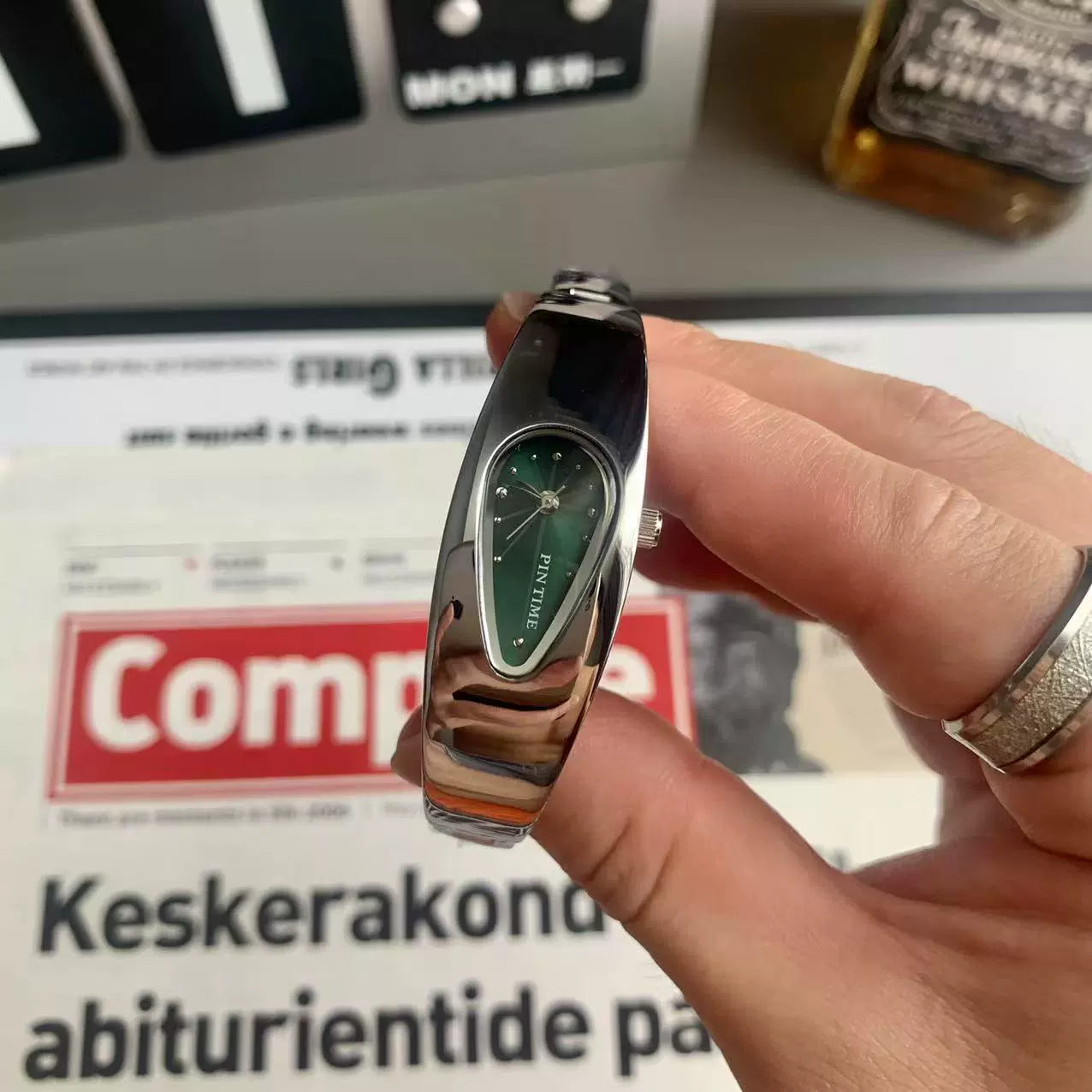 teardrop analog watch