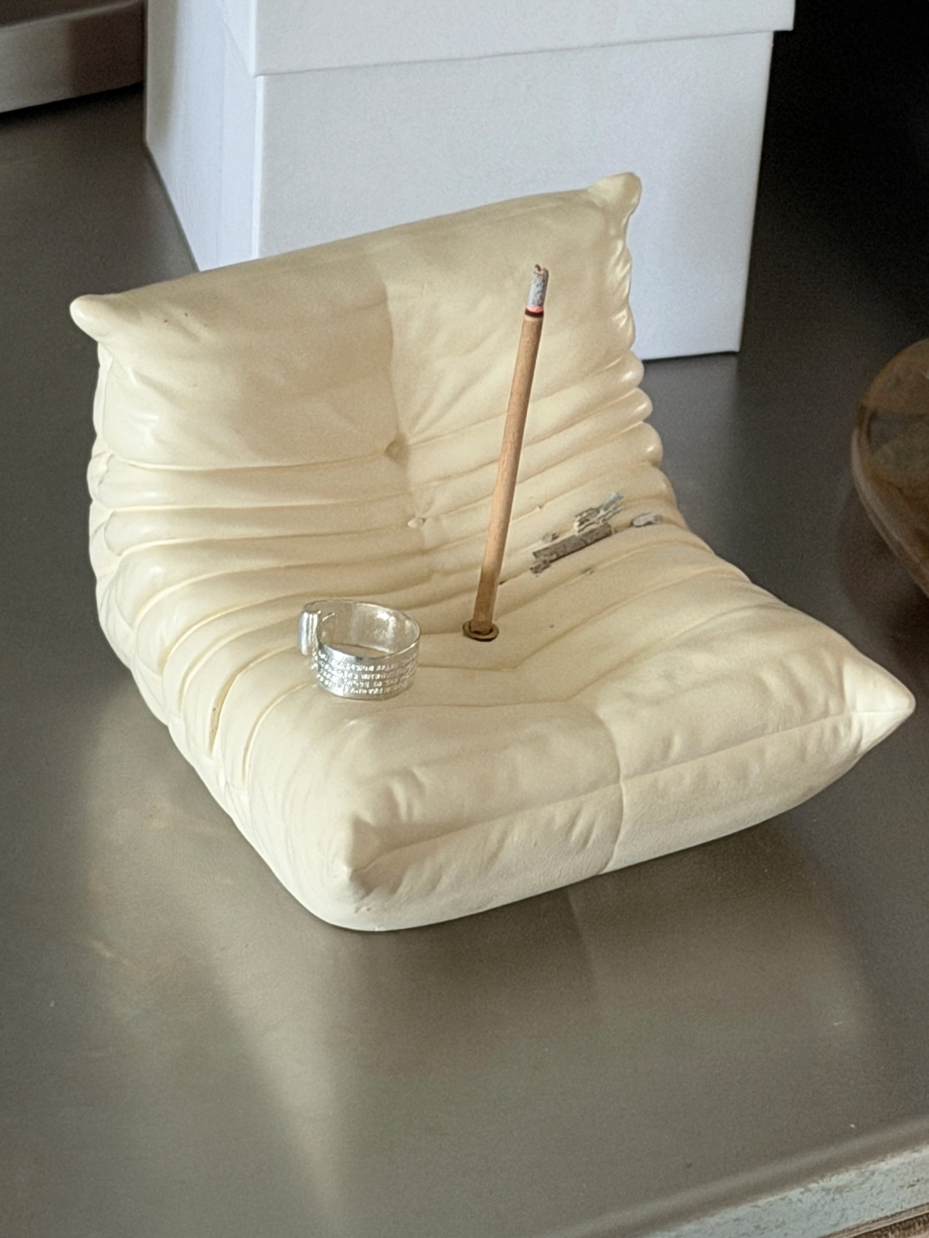 pleated sofa incense holder
