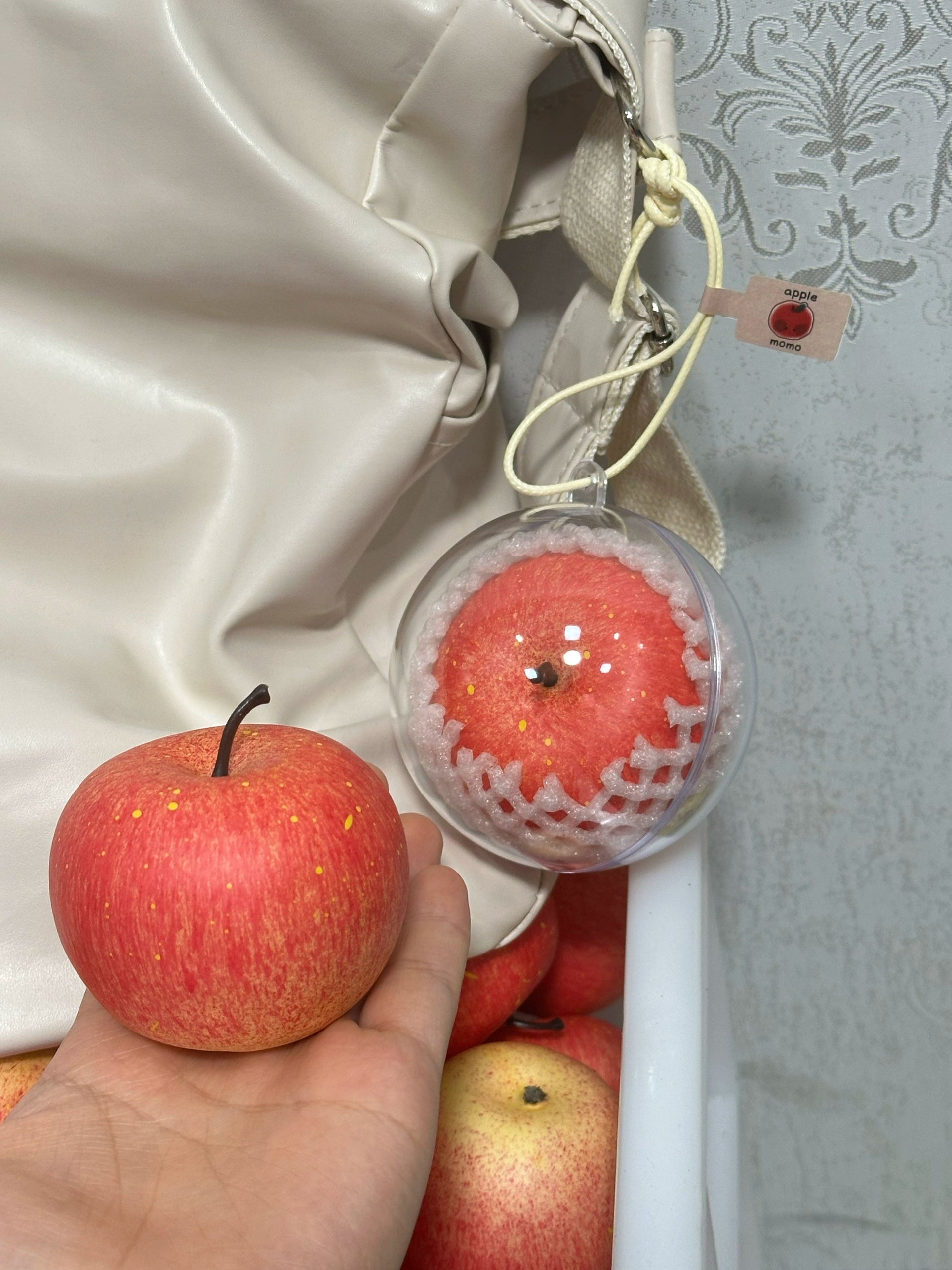 apple pendant