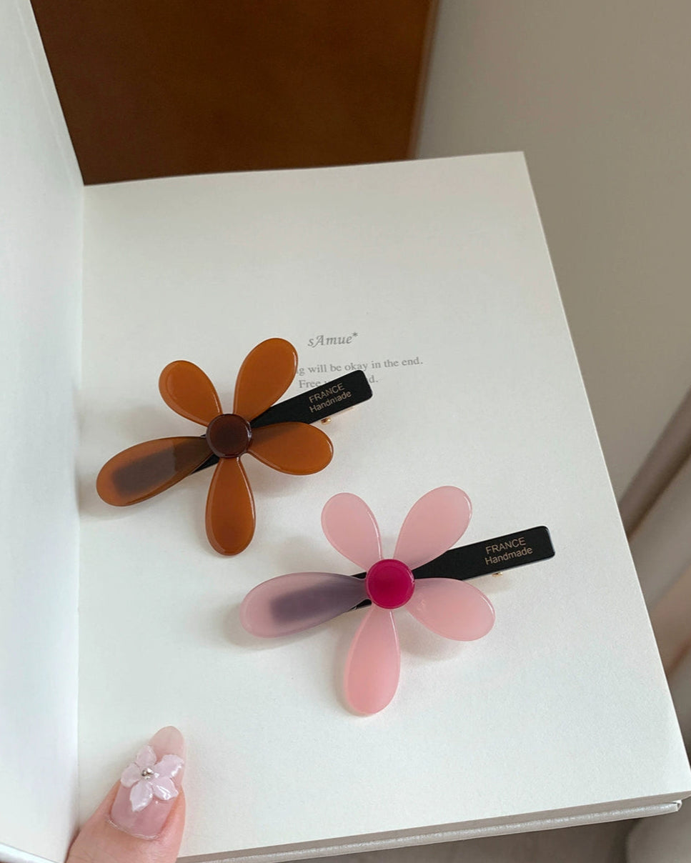 pretty daisy flower hairpin