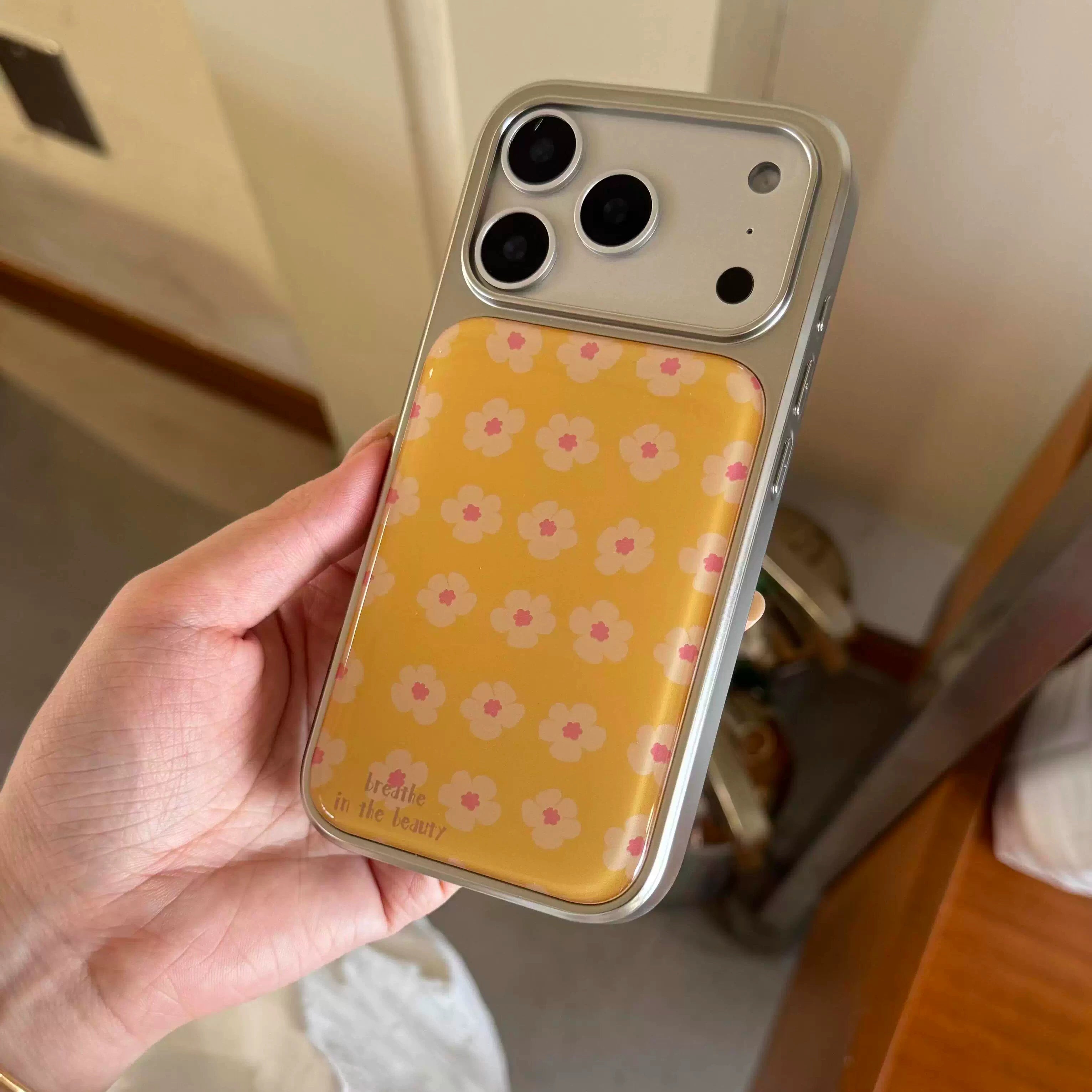 daisy garden phone case