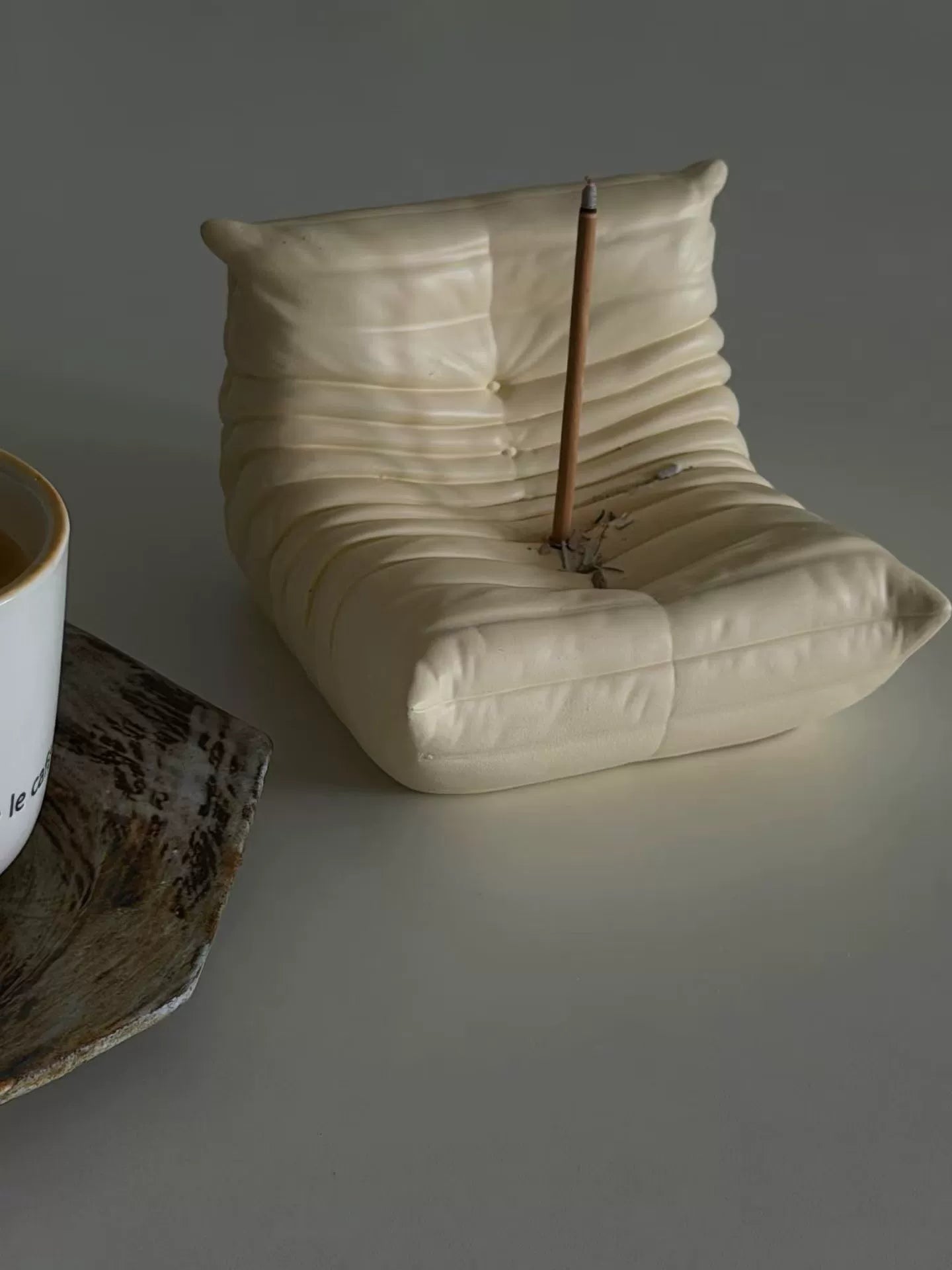 pleated sofa incense holder