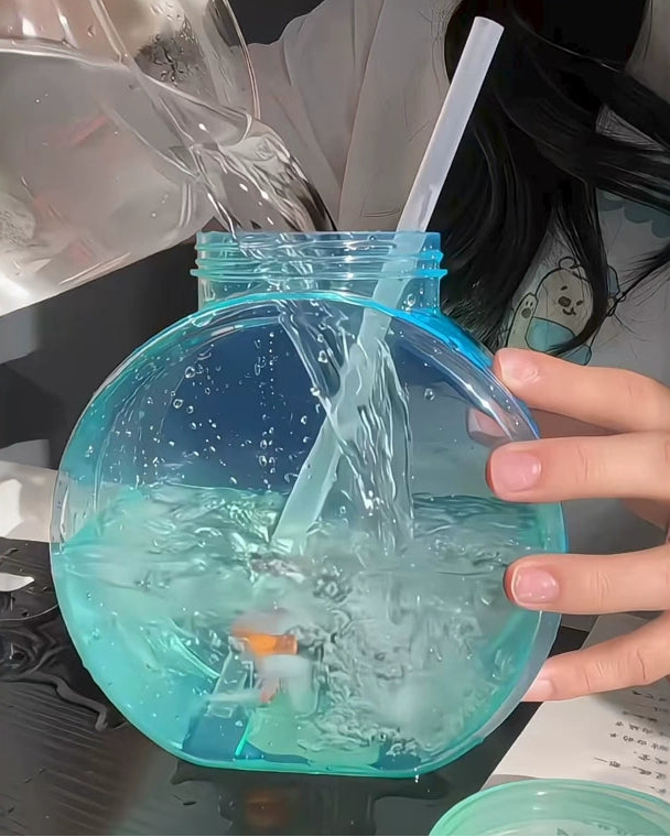 goldfish bowl water bottle