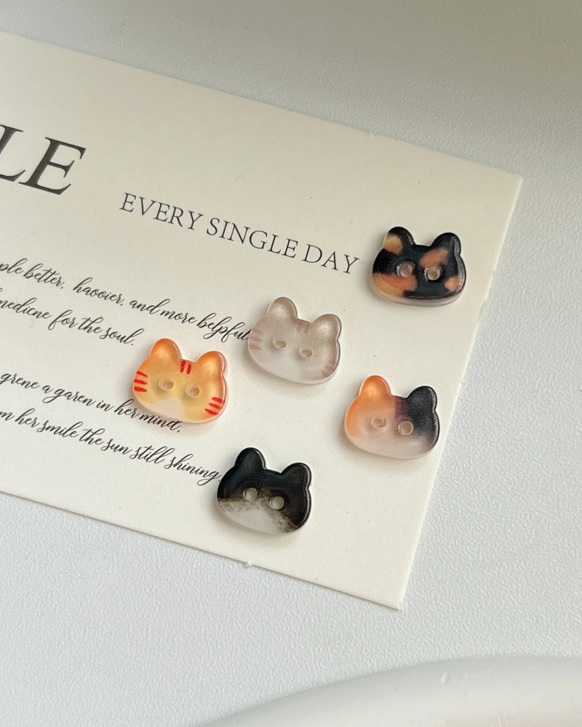 cat buttons 🐾