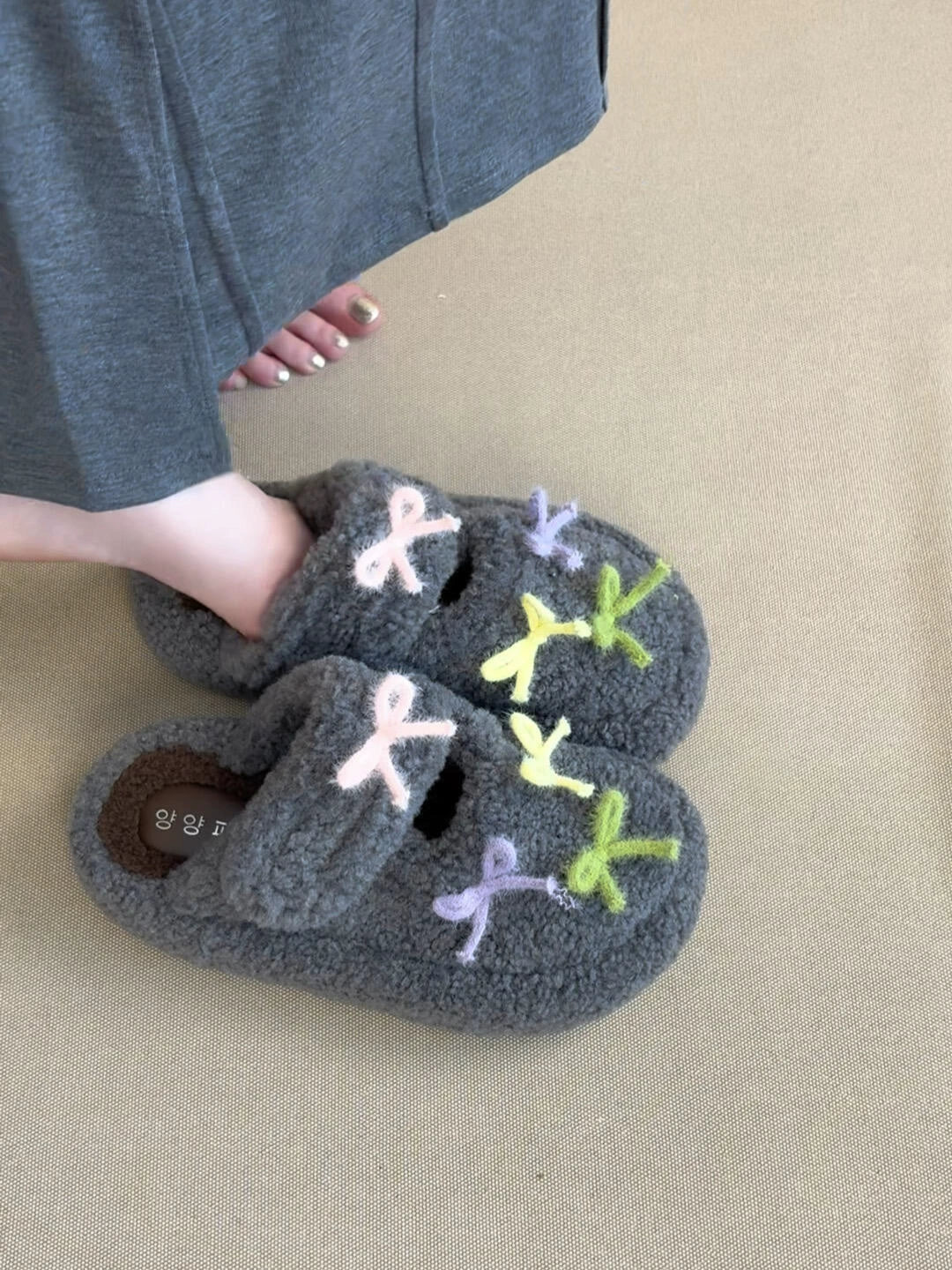 ribbon sherpa slippers