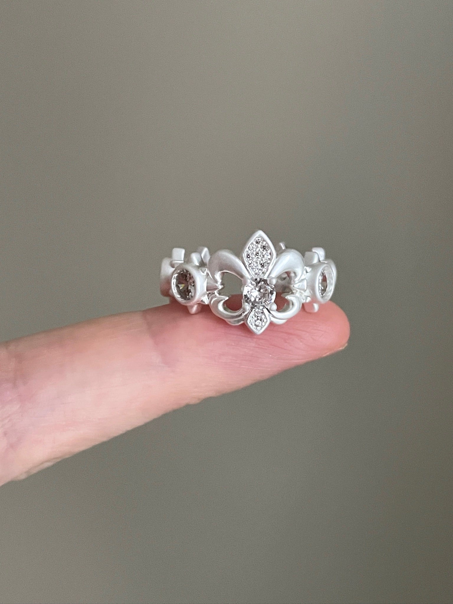 crown ring