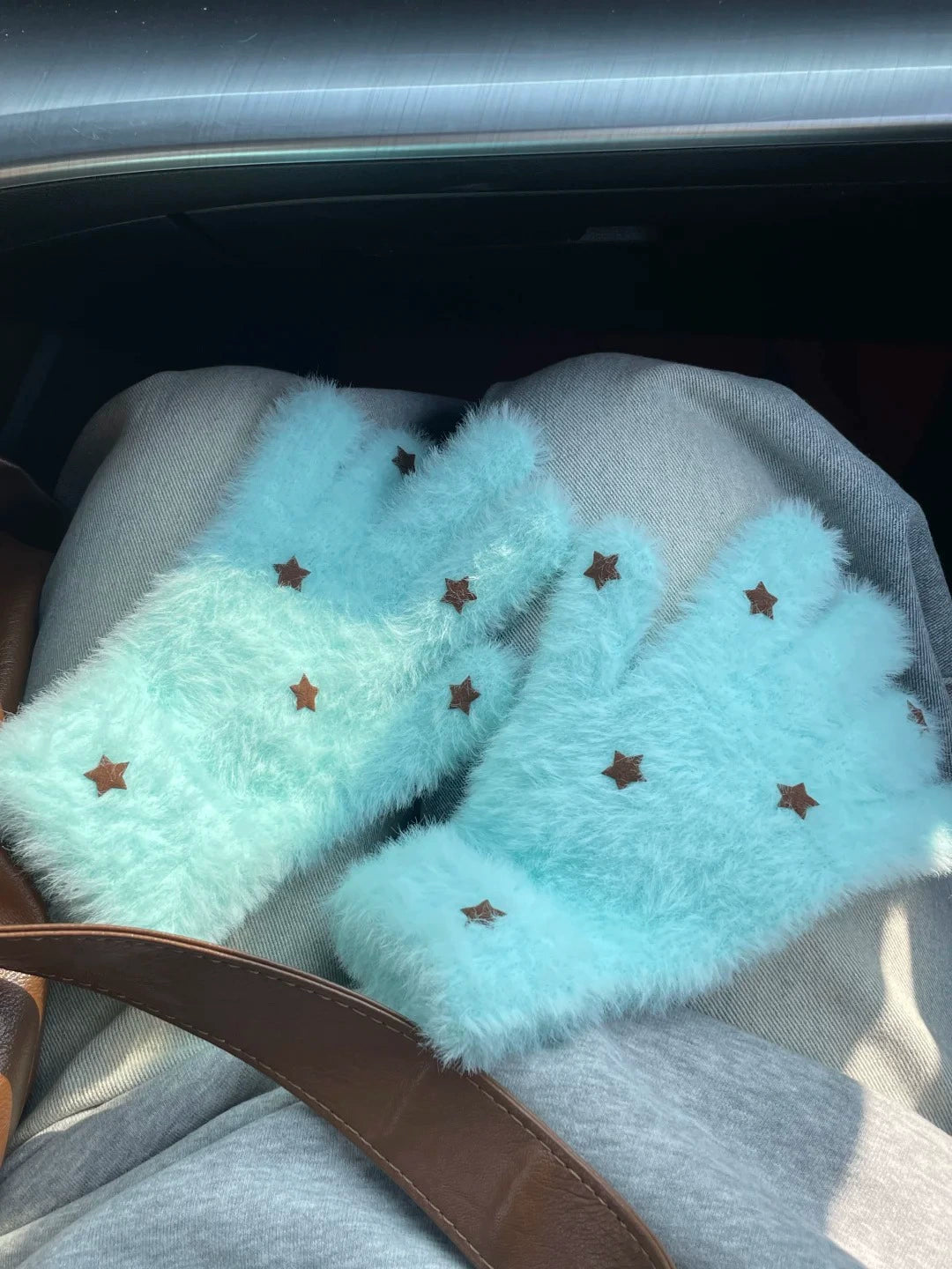 mint chocolate chip gloves