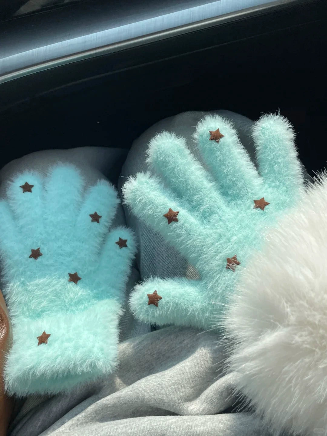 mint chocolate chip gloves