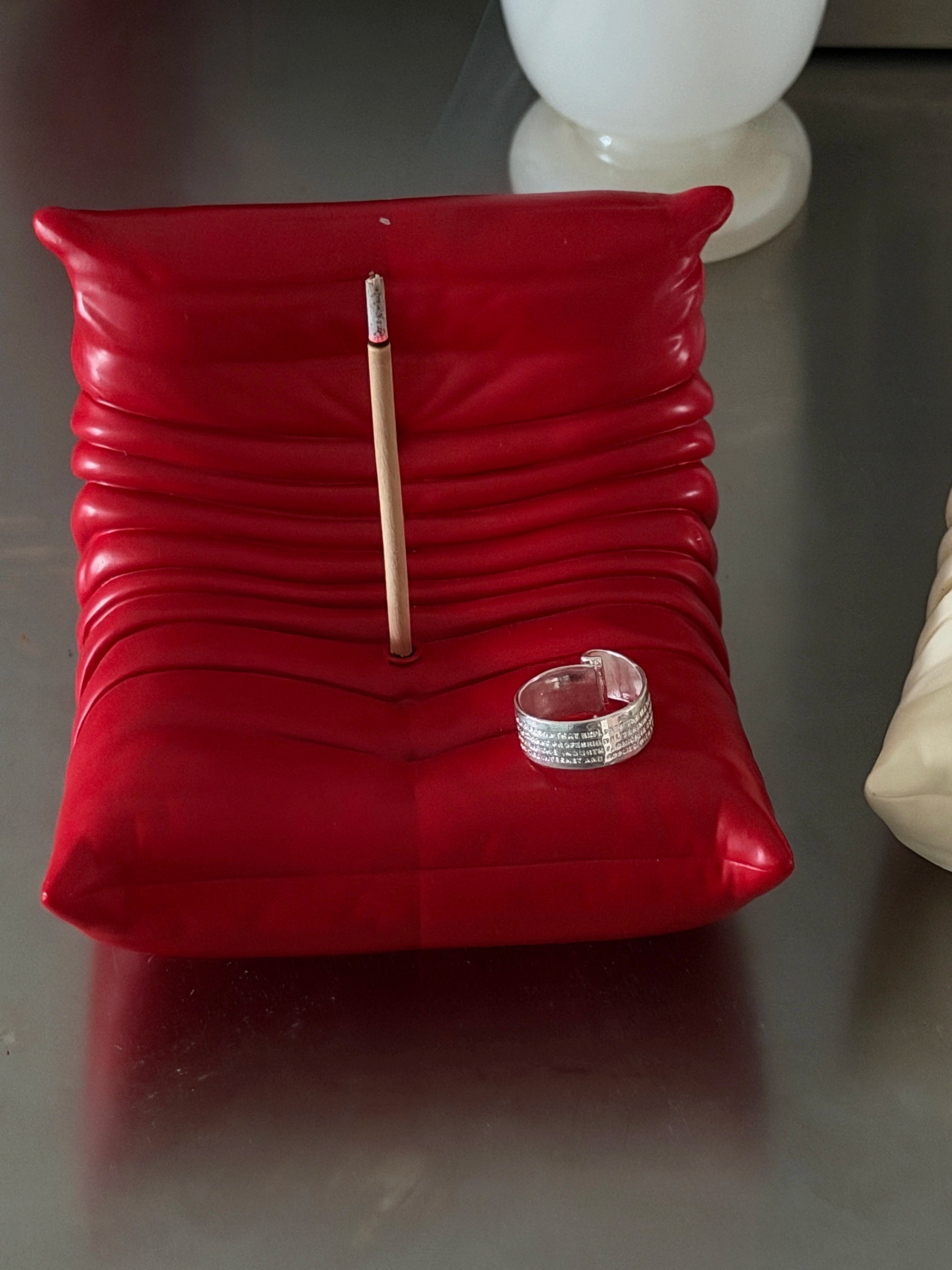 pleated sofa incense holder