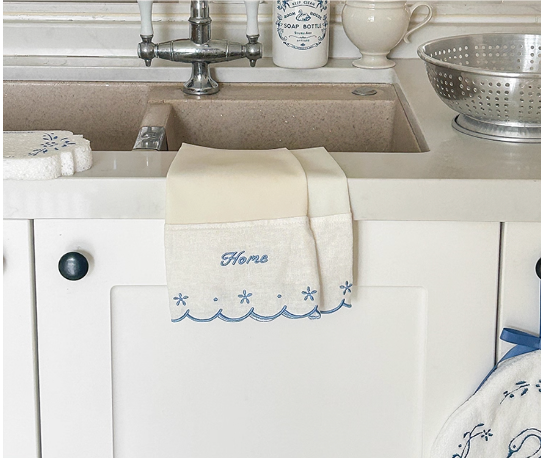 embroidered lace trimmed kitchen gloves