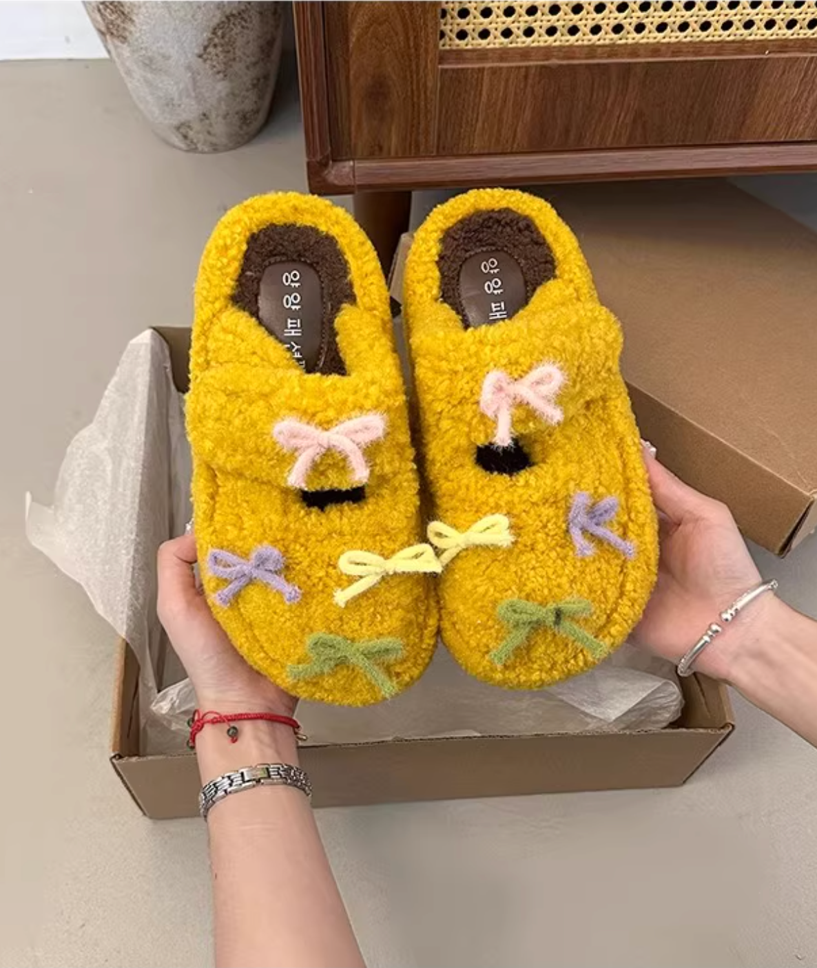 ribbon sherpa slippers