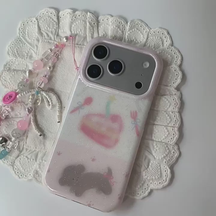 Load video: strawberry cake phone case